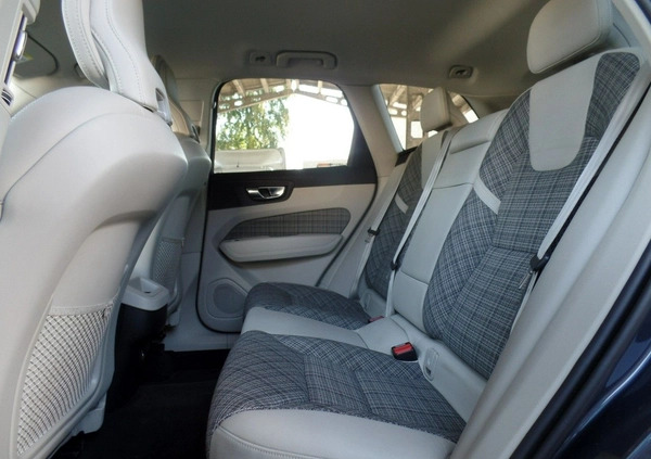 Volvo XC 60 cena 162600 przebieg: 71509, rok produkcji 2020 z Szlichtyngowa małe 277
